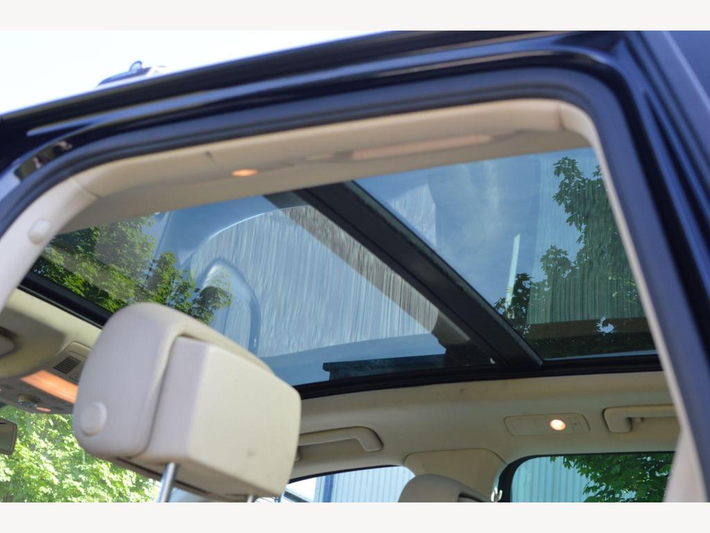 Volkswagen Touareg - Image 39
