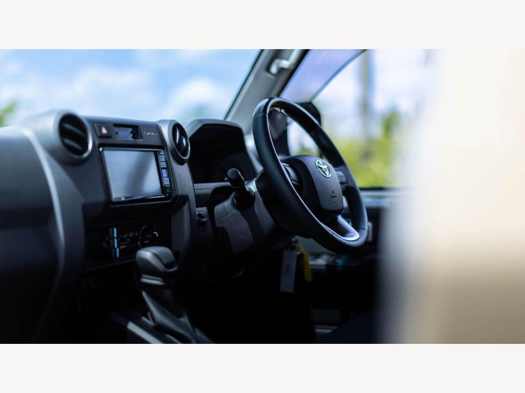 Toyota Land Cruiser - Image 37
