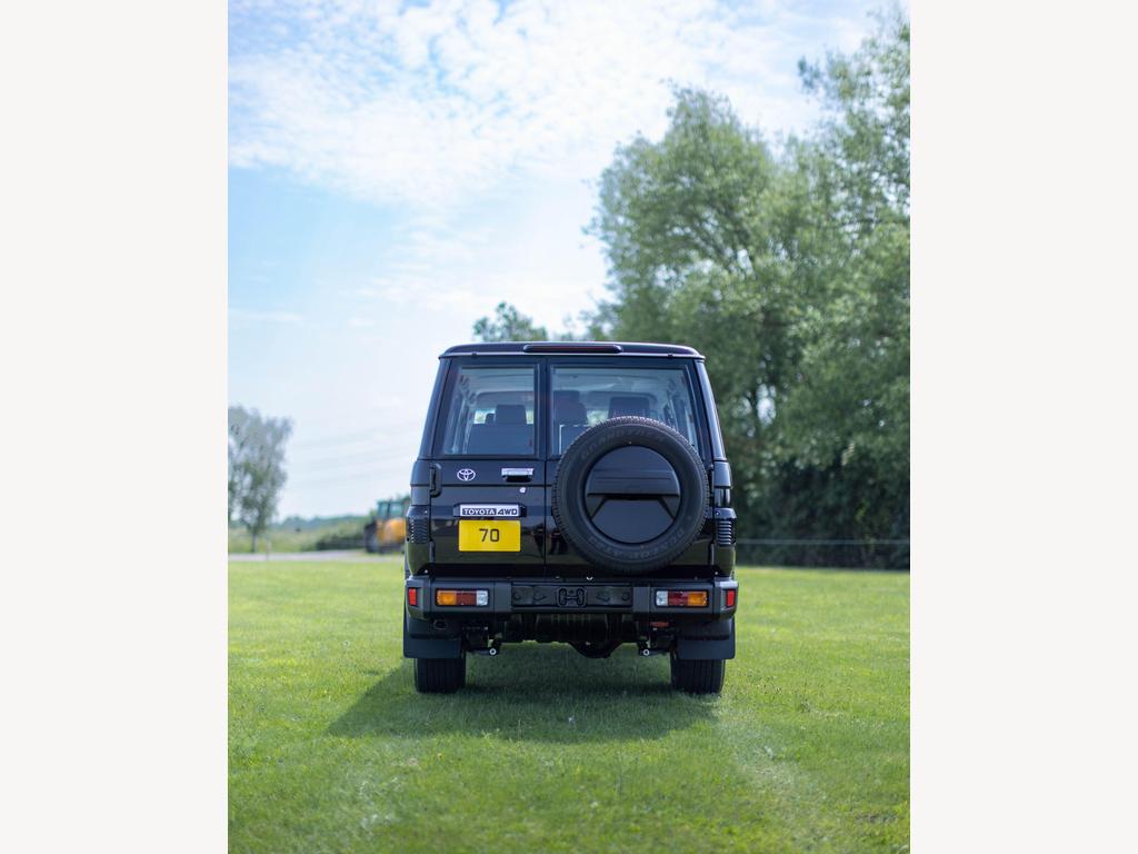 Toyota Land Cruiser - Image 25