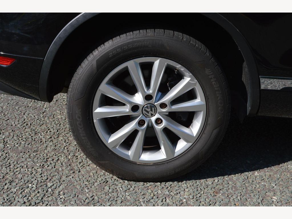 Volkswagen Touareg - Image 27