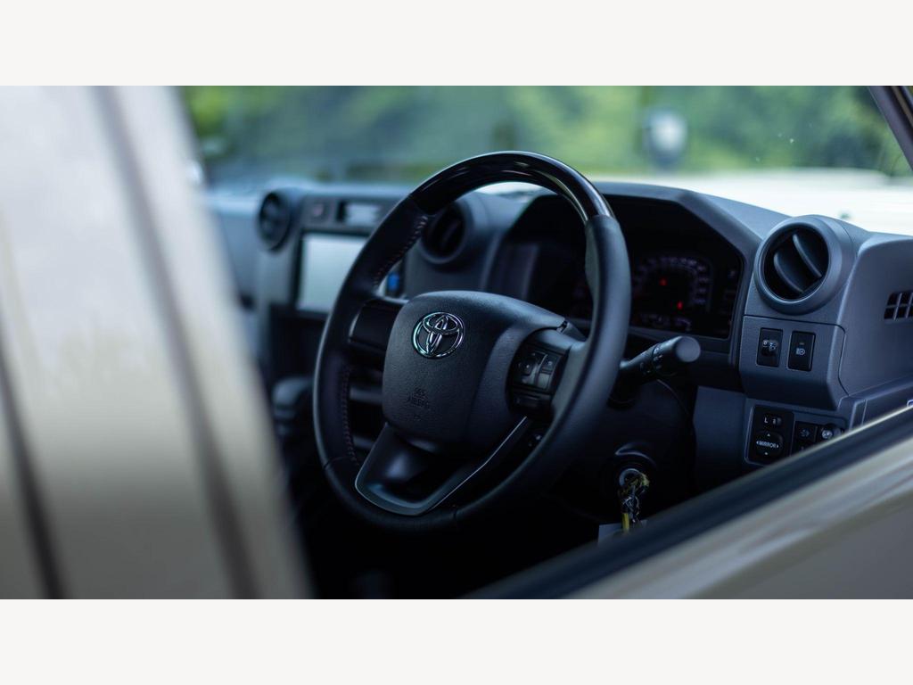 Toyota Land Cruiser - Image 68