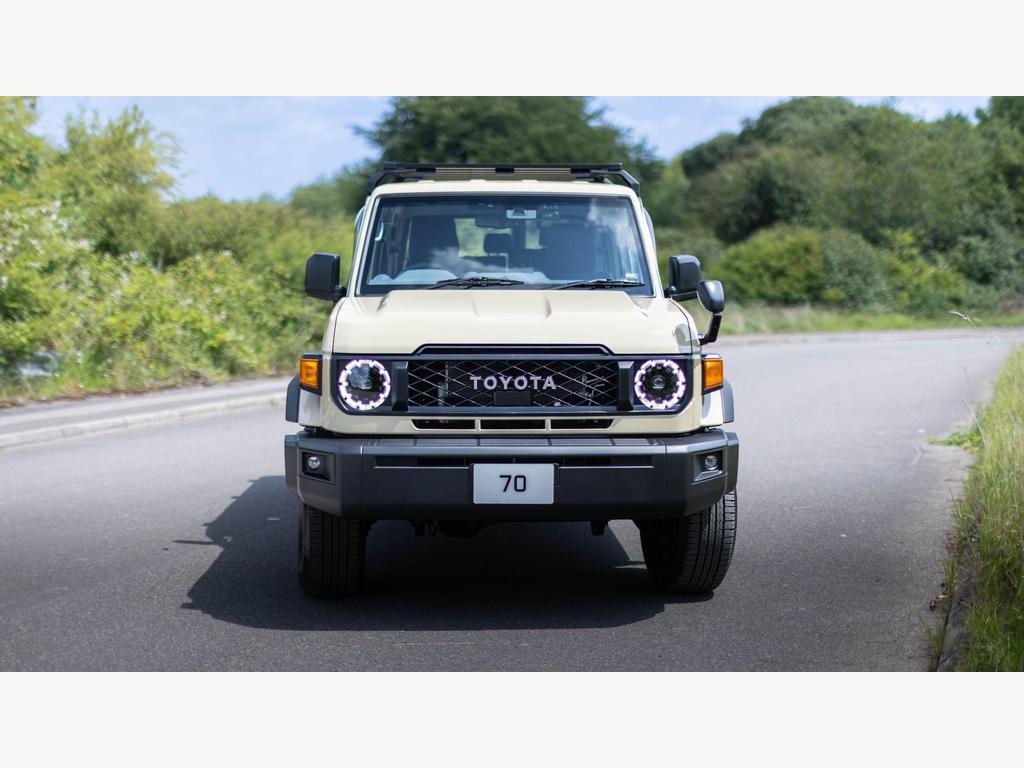 Toyota Land Cruiser - Image 3