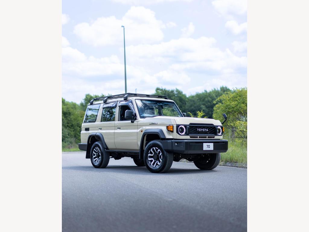 Toyota Land Cruiser - Image 15