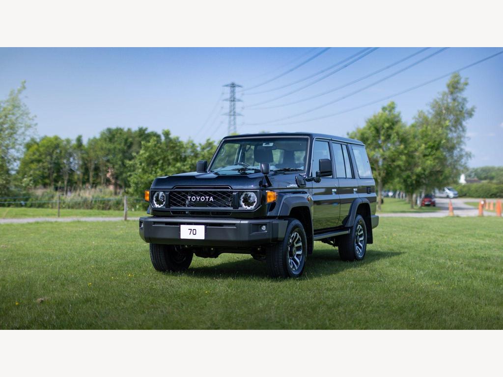 Toyota Land Cruiser - Image 10