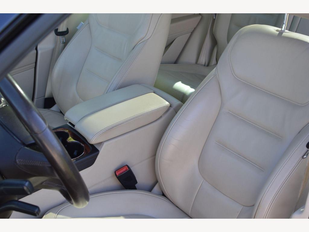 Volkswagen Touareg - Image 42