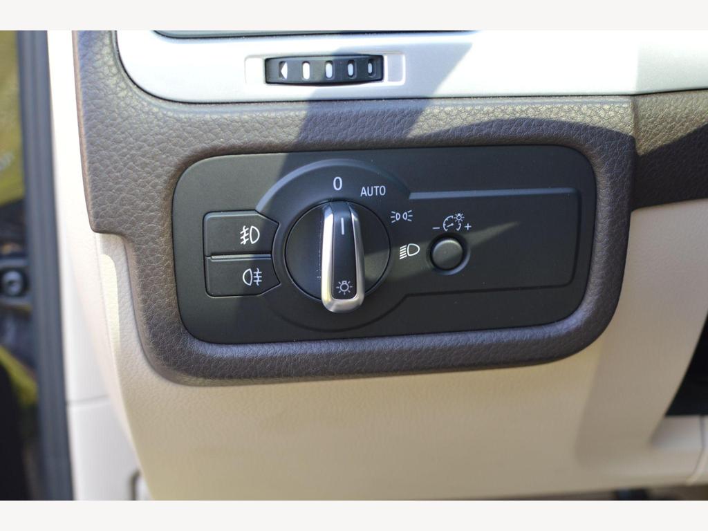 Volkswagen Touareg - Image 23