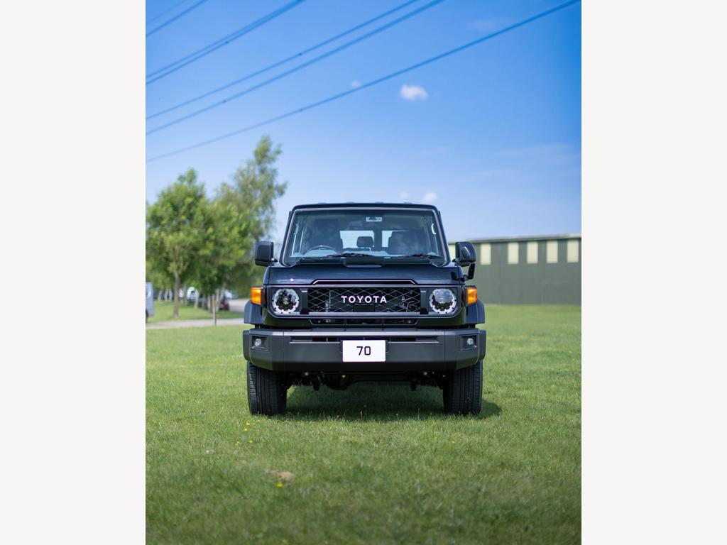 Toyota Land Cruiser - Image 9