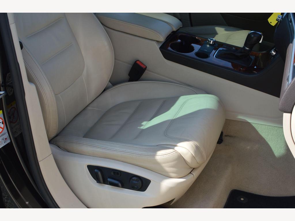 Volkswagen Touareg - Image 14