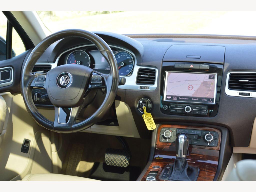 Volkswagen Touareg - Image 10