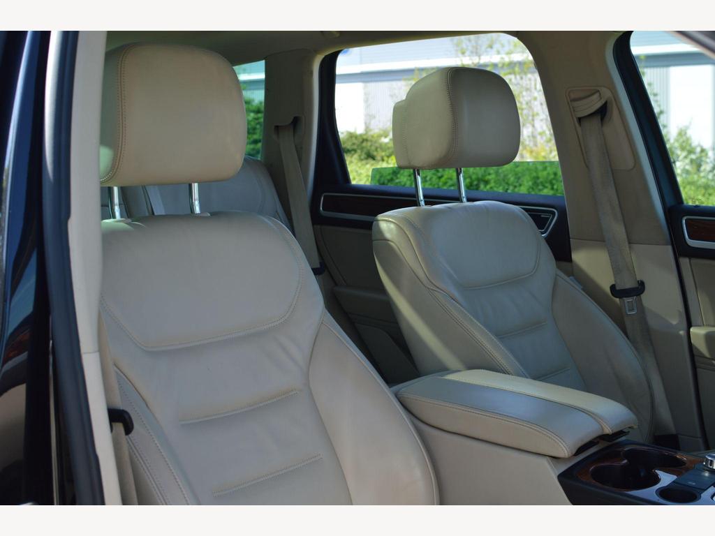 Volkswagen Touareg - Image 15