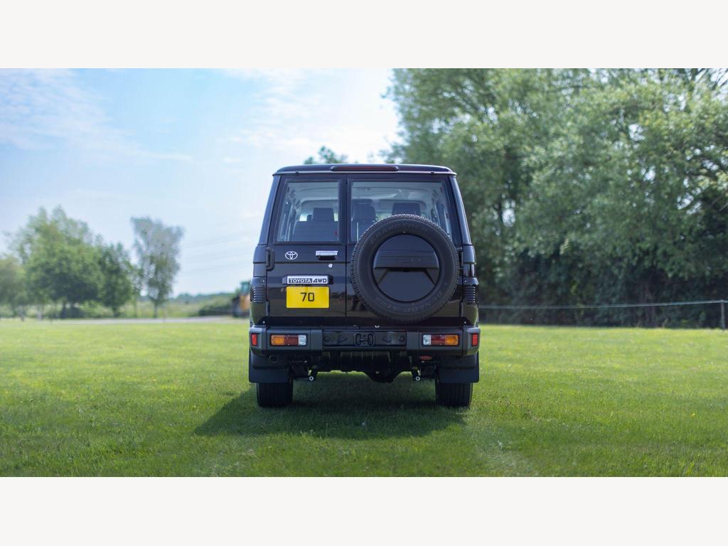 Toyota Land Cruiser - Image 24